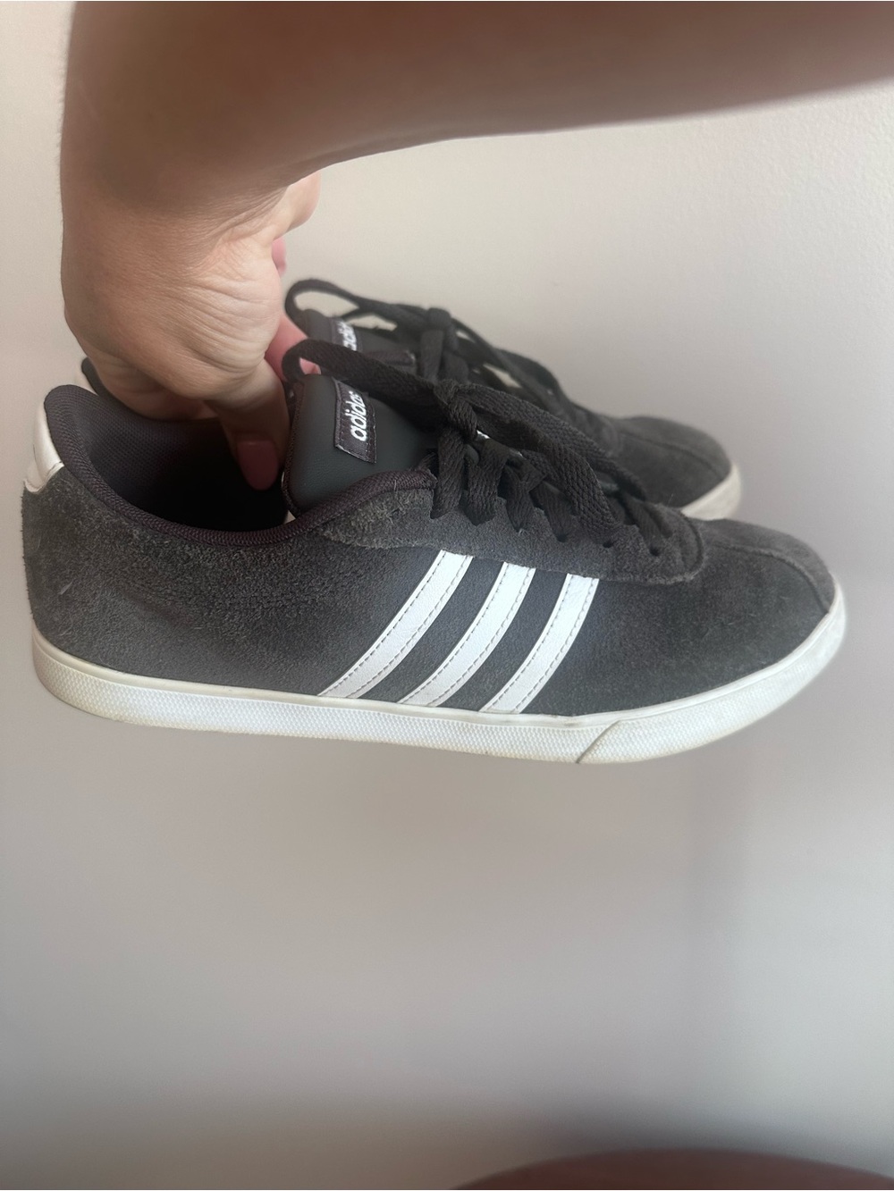 Adidas Women’s Gray Suede Casual Sneakers with White Stripes - Picture 8 of 10